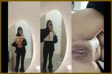 Cewek Jilbab Kacamata Penurut Pap Colmek Di WC Umum