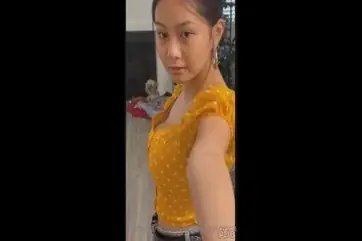 Gadis Cantik Pasrah Goyang Kasur Peraduan Imut